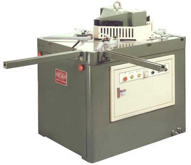 Hydraulic Corner Notcher machine photo